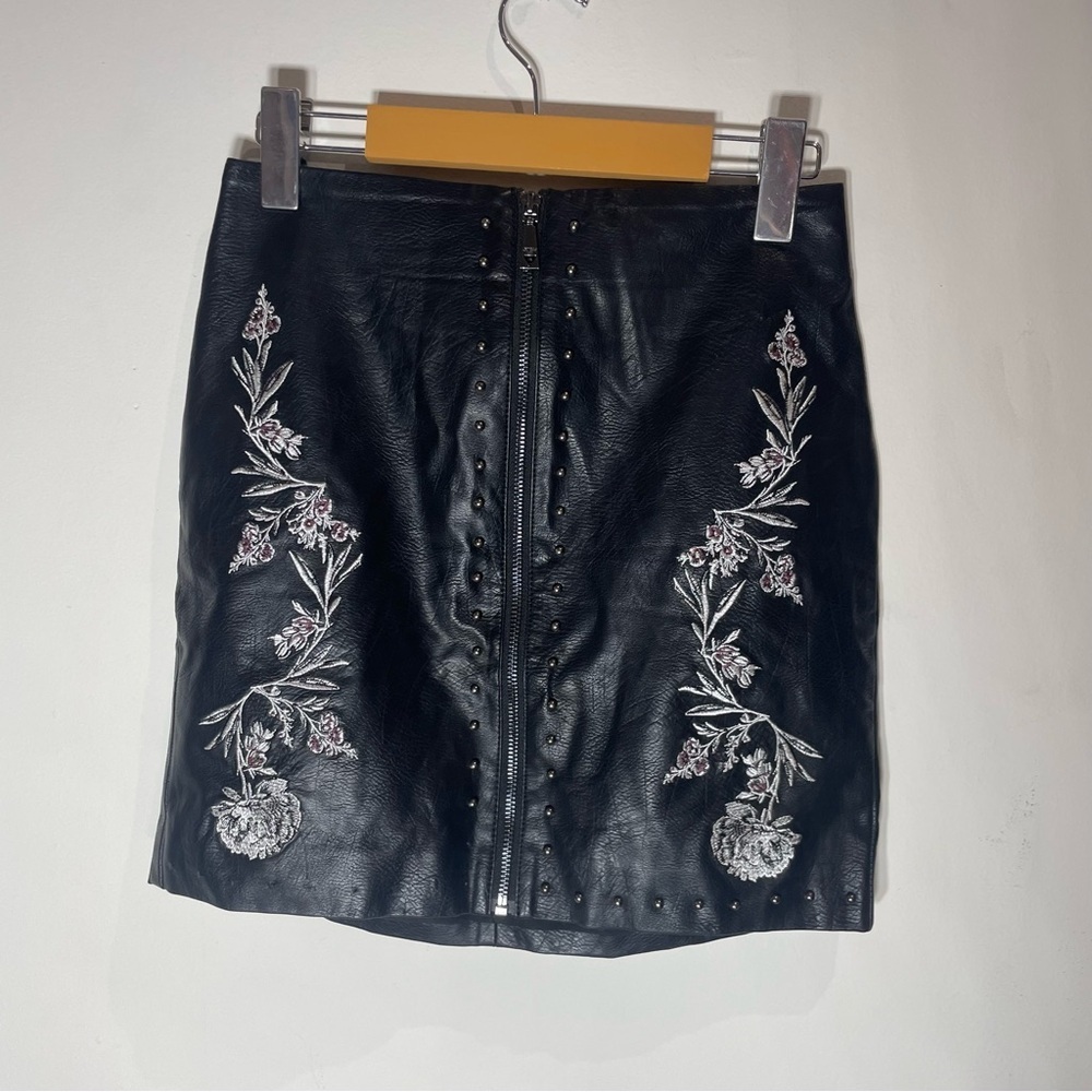 Guess Black Mini Skirt with Floral Embroidery